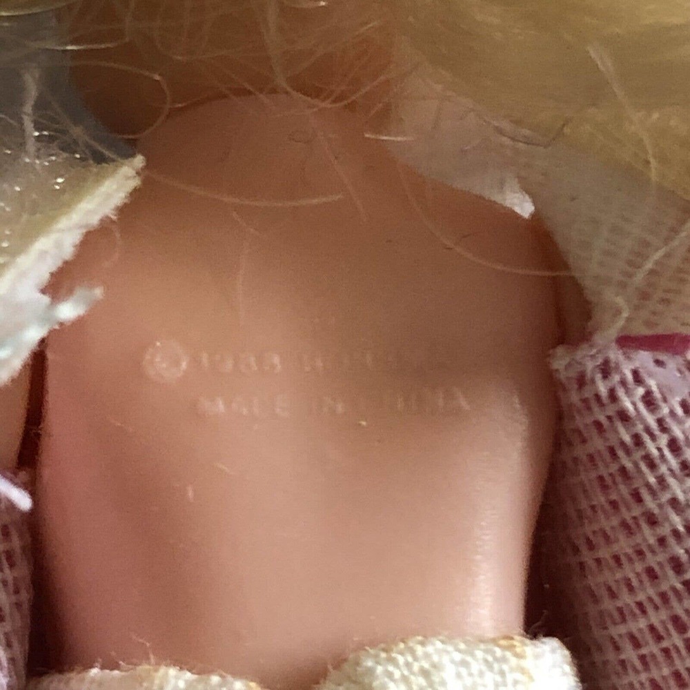 Vintage 1988 Horsham Vinyl Blonde Girl Dollhouse Doll 3” Tall - Picture 3 of 8